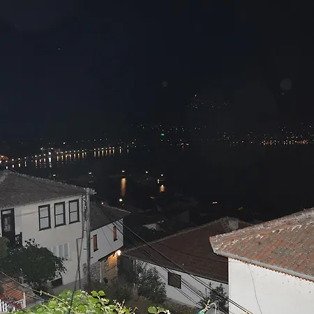 Meli Apartment Ohrid Buitenkant foto