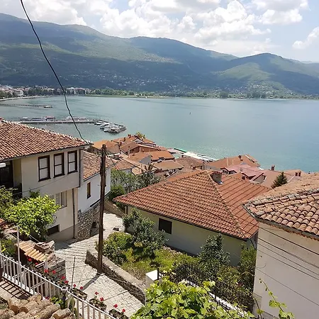 Meli Apartment Ohrid Buitenkant foto